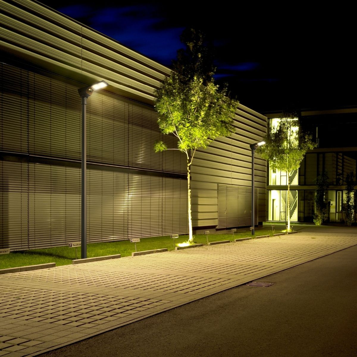 Solar LED Street Area Light - Wall or Pole Mount - 6000 Lumens - Dual Color Temperatures - LumeGen