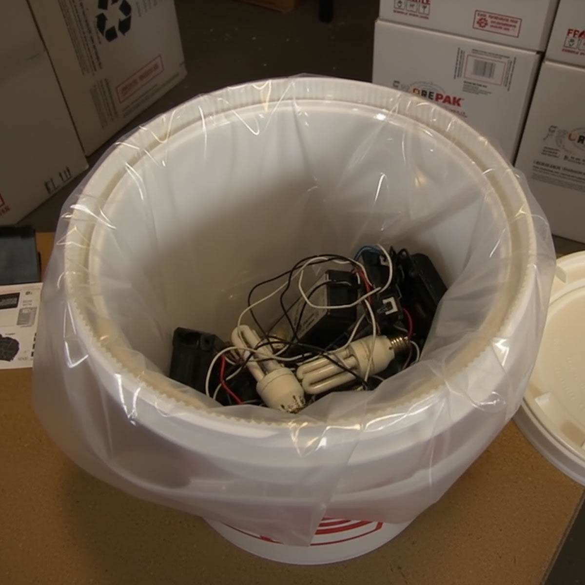6.5 Gallon Lamp Ballast Recycling Pail
