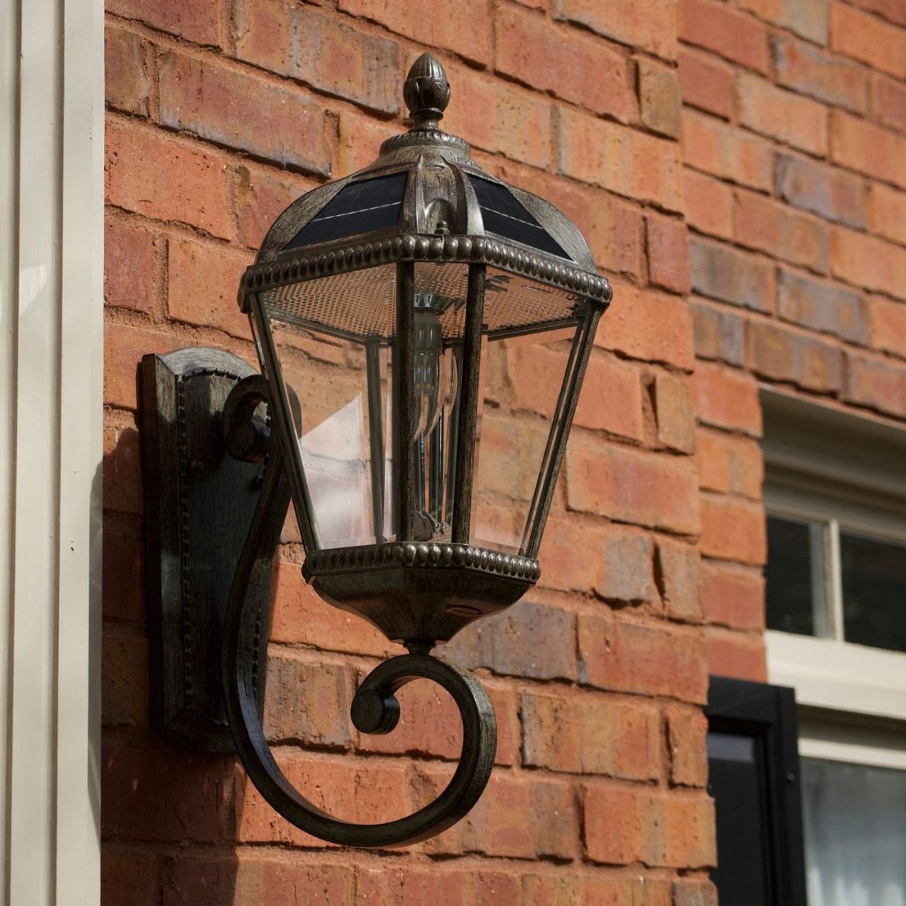 solar wall light