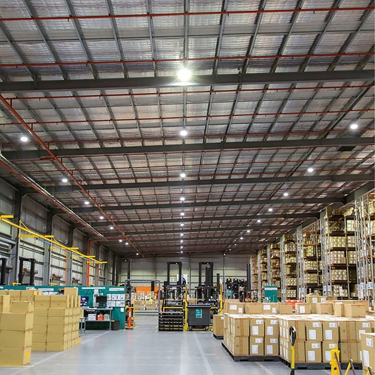 LED UFO High Bay - 240W - 35,760 Lumens