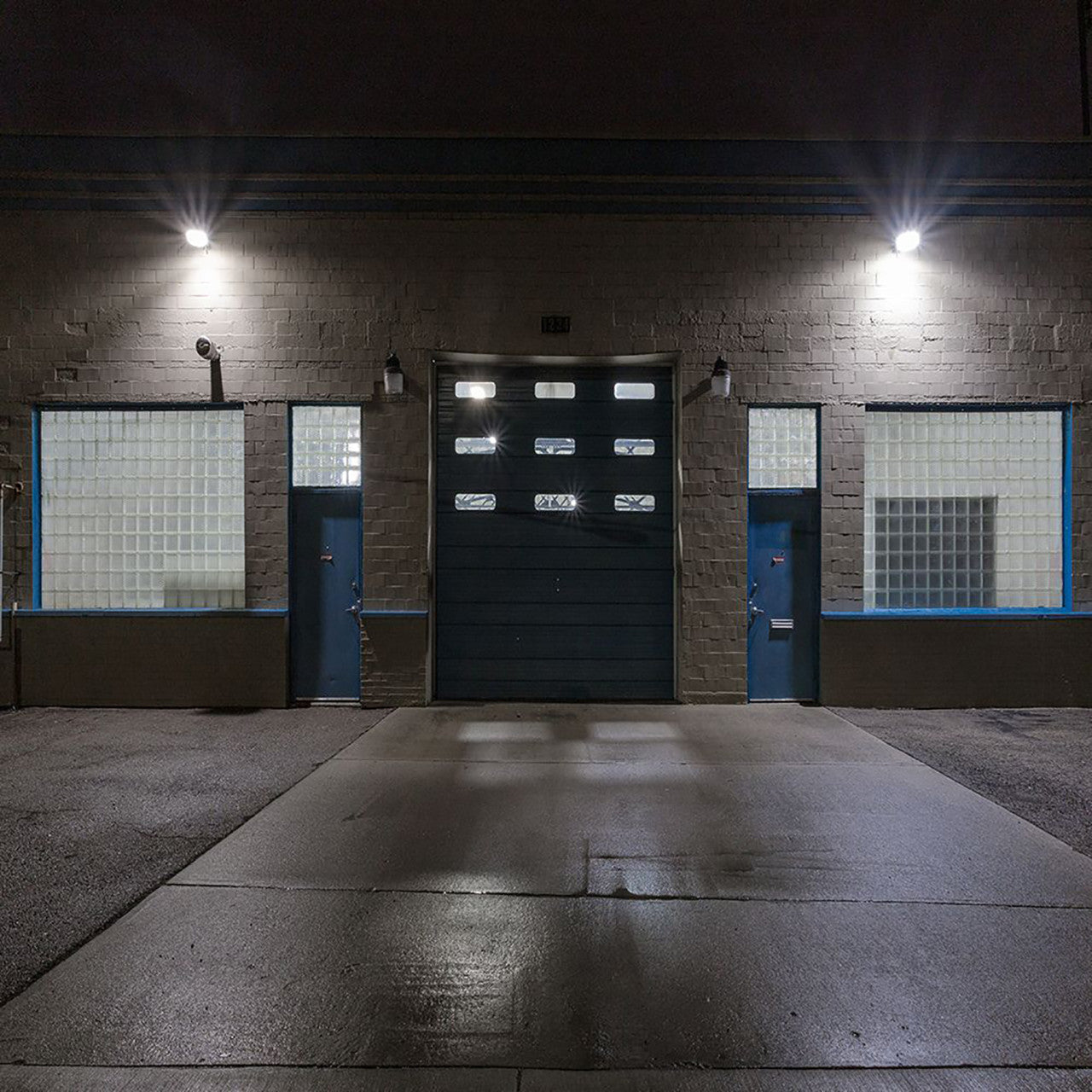 LED Wattage Adjustable & Color Tunable Wall Pack with Photosensor - 3000K/4000K/5000K - Euri Lighting